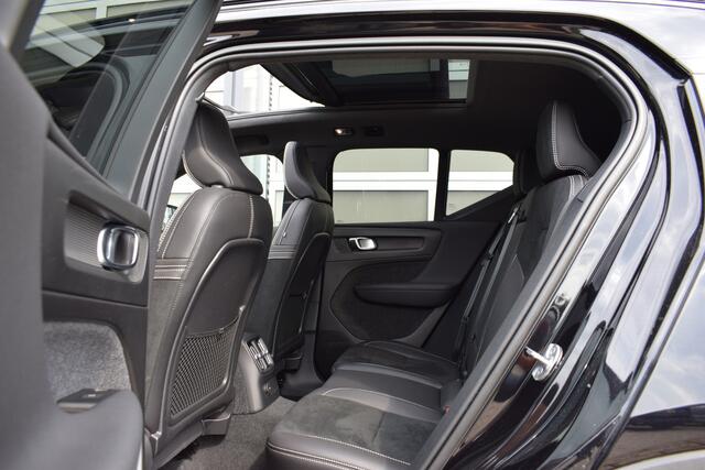 Volvo XC40 1.5 T5 Recharge R-Design Panodak | Trekhaak | OrigNL