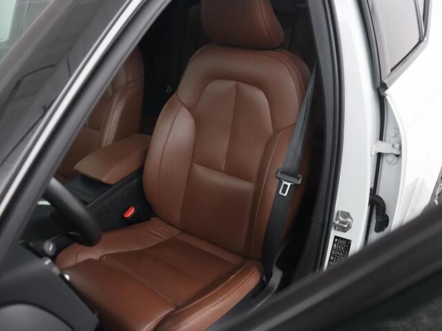 Volvo XC40 Recharge P8 AWD R Design | Panoramadak | Leder | 360 Camera | Stoelverwarming | Harman/Kardon | Memory | Carplay | Adaptive cruise | Keyless | Navigatie | Full LED