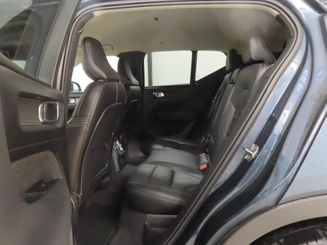 Volvo XC40 1.5 T4 Recharge Inscription | Trekhaak | Adaptieve cruise | Camera | Leder | Stoelverwarming | Stuurverwarming | Volvo on Call | Pilot assist | Draadloze lader |