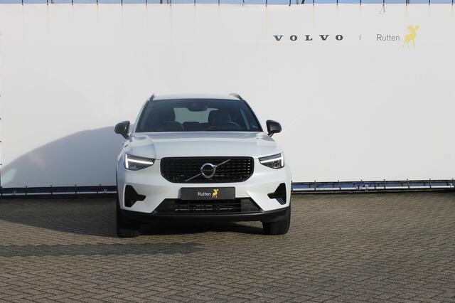 Volvo XC40 T4 211PK Autm. Plug-in hybrid Plus Dark Semi elektrisch wegklapbare trekhaak / Elektrisch bedienbare bestuurdersstoel met geheugen / Harman Kardon Audio