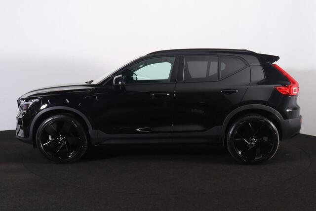 Volvo XC40 B4 Black Edition Ultra - Panorama/schuifdak - IntelliSafe Assist & Surround - 360º Camera - Harman/Kardon audio - Verwarmde voorstoelen & stuur - Parkeersensoren voor & achter - Elektr. bedienb. voorstoelen met geheugen links - Draadloze tel. lader - Extr