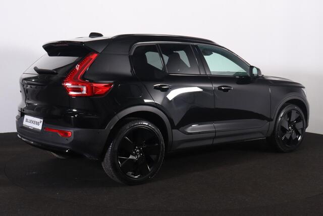 Volvo XC40 B4 Black Edition Ultra - Panorama/schuifdak - IntelliSafe Assist & Surround - 360º Camera - Harman/Kardon audio - Verwarmde voorstoelen & stuur - Parkeersensoren voor & achter - Elektr. bedienb. voorstoelen met geheugen links - Draadloze tel. lader - Extr