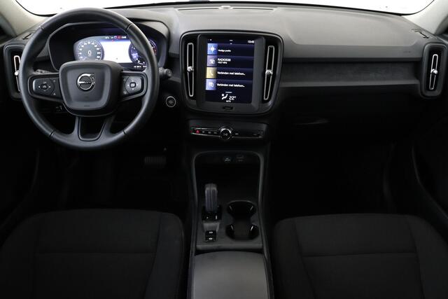 Volvo XC40 T2 AUT. MOMENTUM CORE -NAVI|CARPLAY|CRUISE|ELEK.ACHTERKLEP|VERW.VOORRUIT|AUTOMAAT