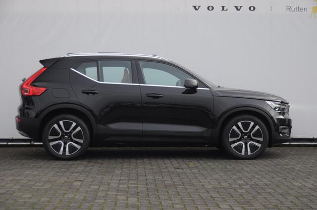 Volvo XC40 T4 211PK Automaat Recharge Inscription / Panoramadak / Adaptive cruise control / Harman Kardon audio / Pilot assist / BLIS / Stoel en stuur verwarming / Elektrische achterklep / Parkeersensoren met camera