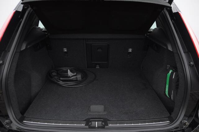 Volvo XC40 T4 211PK Automaat Recharge Inscription / Panoramadak / Adaptive cruise control / Harman Kardon audio / Pilot assist / BLIS / Stoel en stuur verwarming / Elektrische achterklep / Parkeersensoren met camera