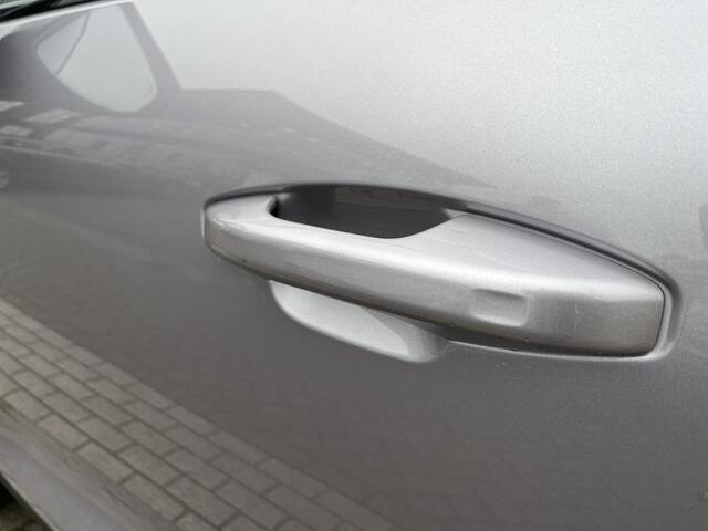 Volvo XC40 B4 Plus Dark