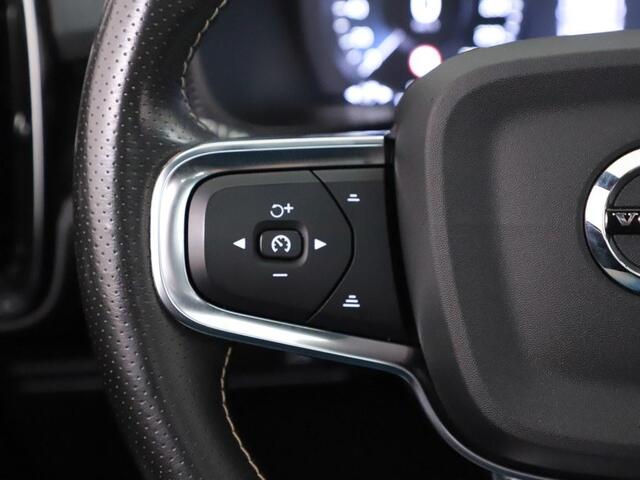 Volvo XC40 1.5 T2 R-Design Panoramadak