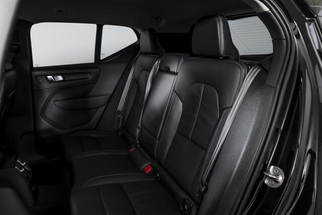 Volvo XC40 1.5 T4 Plug-in hybrid Plus Dark | Dig. Cockpit | Adapt. Cruise | Harman/Kardon | Elek. Stoelen | Stoel-+Stuurverw. | Leder | PDC | 360 Camera | NAV+App. Connect | ECC | LM 19" | 0382