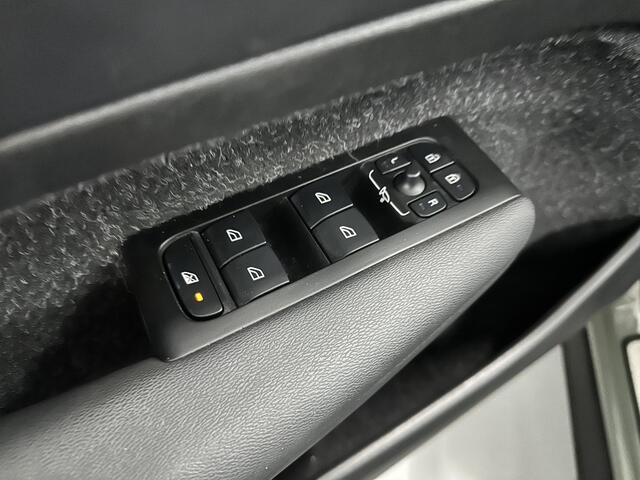 Volvo XC40 Recharge P8 AWD R-Design Navi+camera,....