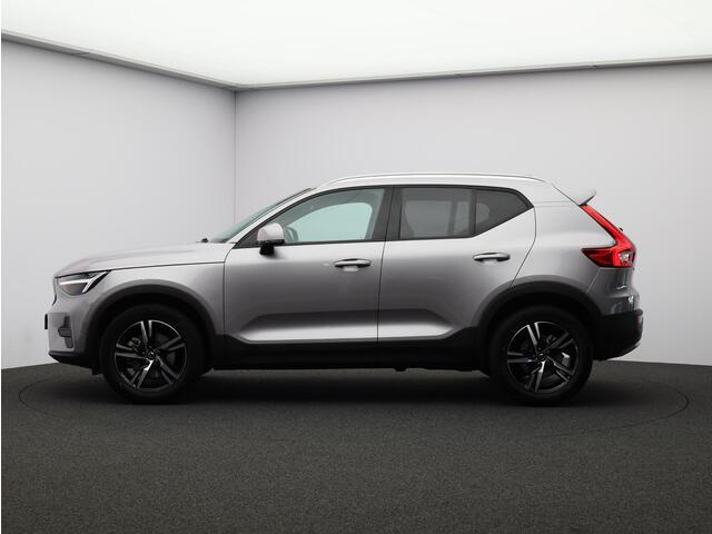 Volvo XC40 B3 163PK Core Business Edition / Adaptive Cruise / BLIS / Verwarmbaar Stuurwiel + Voorstoelen / Extra Getint Glas / 18" / Harman Kardon Audio /