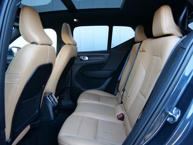 Volvo XC40 1.5 T5 Twin Engine Inscription 262 Pk Automaat Navigatie / Leer / Schuifdak / Camera / Apple Carplay