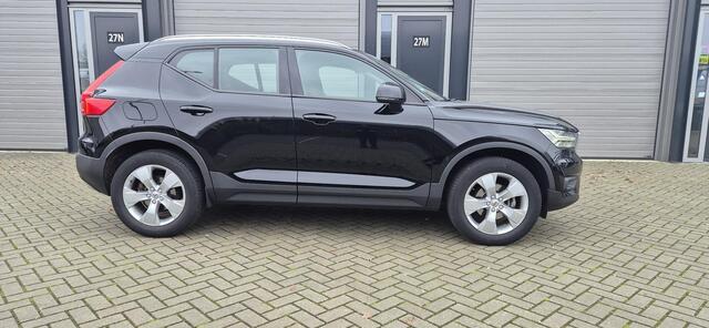 Volvo XC40 1.5 T3 Momentum, Navi, Cruise, PDC, Clima, Bluetooth enz. Voor een particulier aangeboden als eerste eigenaar, goed onderhouden en pas geleden koppeling en dubbelmassa vliegwiel vervangen.