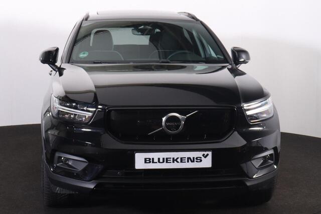 Volvo XC40 Recharge Ultimate 70 kWh - Panorama/schuifdak - IntelliSafe Assist & Surround - 360º Camera - Harman/Kardon audio - Adaptieve LED koplampen - Verwarmde voorstoelen & stuur - Parkeersensoren voor & achter - Elektr. bedienb. voorstoelen met geheugen links -
