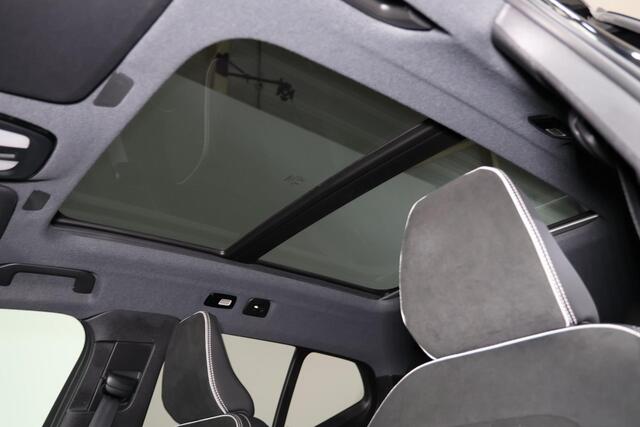 Volvo XC40 Recharge Ultimate 70 kWh - Panorama/schuifdak - IntelliSafe Assist & Surround - 360º Camera - Harman/Kardon audio - Adaptieve LED koplampen - Verwarmde voorstoelen & stuur - Parkeersensoren voor & achter - Elektr. bedienb. voorstoelen met geheugen links -