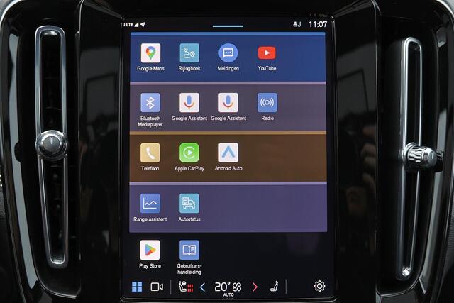 Volvo XC40 Recharge Ultimate 70 kWh - Panorama/schuifdak - IntelliSafe Assist & Surround - 360º Camera - Harman/Kardon audio - Adaptieve LED koplampen - Verwarmde voorstoelen & stuur - Parkeersensoren voor & achter - Elektr. bedienb. voorstoelen met geheugen links -