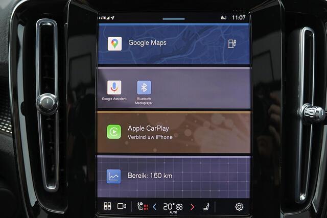 Volvo XC40 Recharge Ultimate 70 kWh - Panorama/schuifdak - IntelliSafe Assist & Surround - 360º Camera - Harman/Kardon audio - Adaptieve LED koplampen - Verwarmde voorstoelen & stuur - Parkeersensoren voor & achter - Elektr. bedienb. voorstoelen met geheugen links -