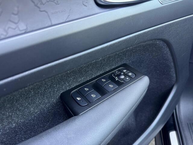 Volvo XC40 1.5 T4 Recharge R-Design Expression NL AUTO | CAMERA | PANO | 5x voorraad