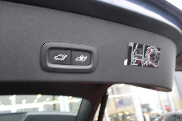 Volvo XC40 T3 Business Pro | BLIS | Stoel/stuur verw. | Trekhaak |