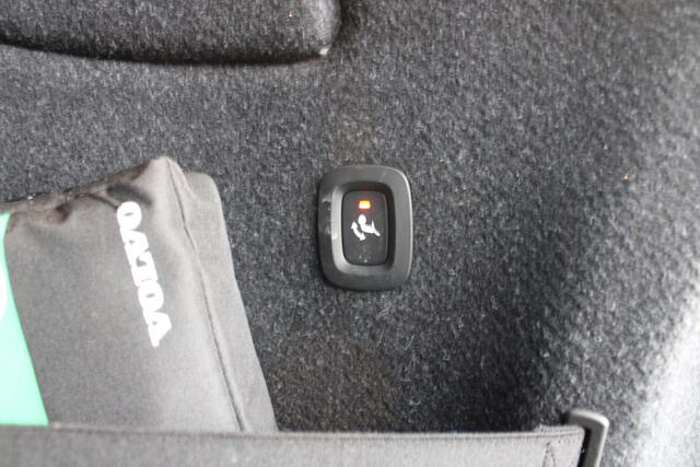 Volvo XC40 T3 Business Pro | BLIS | Stoel/stuur verw. | Trekhaak |