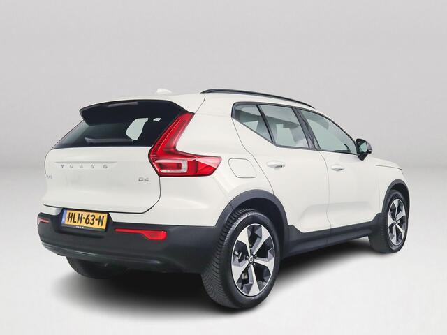Volvo XC40 B4 Plus Dark | Parkeercamera | Stoel- en Stuurverwarming | Harman Kardon | Trekhaak