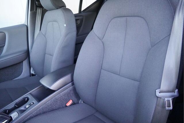 Volvo XC40 1.5 T2 Automaat! Momentum Core BJ2020 Lmv 19" | Led V+A | Pdc | Apple Carplay | Navi (Niet vrijgeschakeld) | Virtual cockpit | Climate control | Cruise control | Extra getint glas