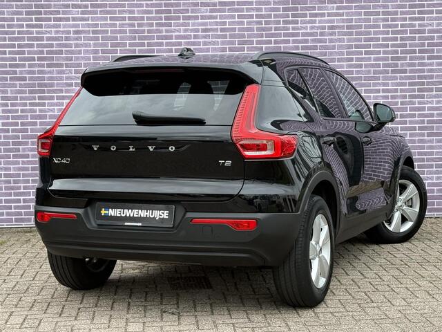 Volvo XC40 1.5 T2 Momentum Core VOORLOOP DE NEGRO | Camera | Parkeersensoren voor + Achter | Navigatie | On Call | Carplay | Regensensor |