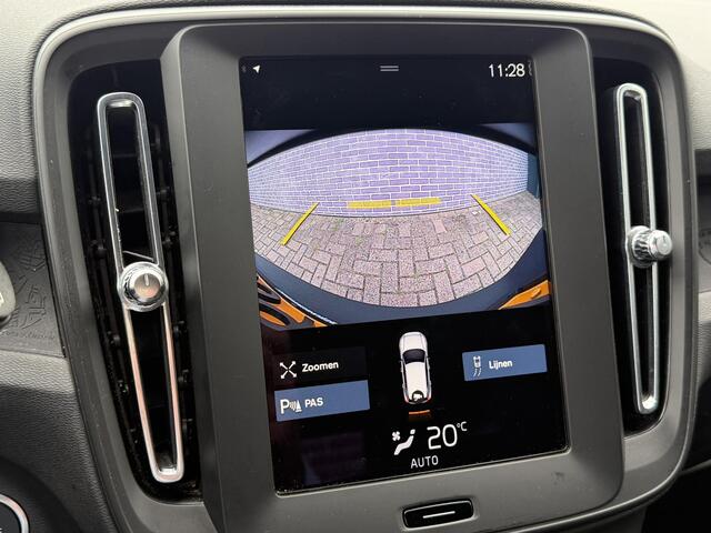 Volvo XC40 1.5 T2 Momentum Core VOORLOOP DE NEGRO | Camera | Parkeersensoren voor + Achter | Navigatie | On Call | Carplay | Regensensor |