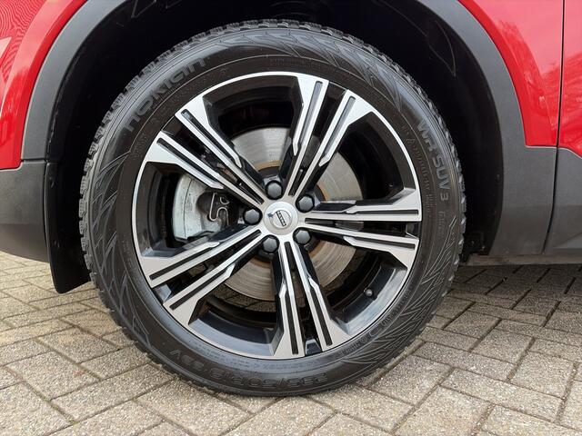 Volvo XC40 1.5 T4 Recharge Inscription / 19" Velgen / glazen panoramisch schuif-/kanteldak / Leder bekleding /