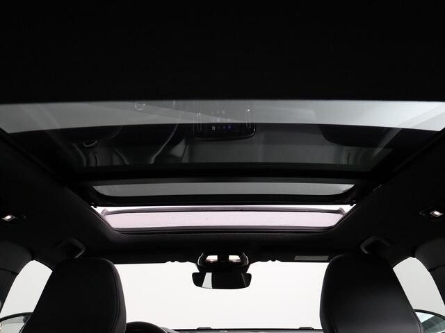 Volvo XC40 Recharge Pro Two Tone | SoH 93,7% | Panoramadak | Pilot Assist | 360° Camera!