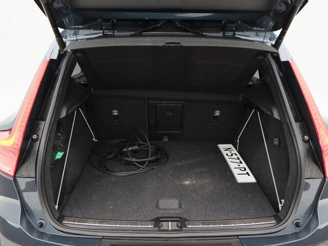 Volvo XC40 1.5 T5 Recharge Inscription 263 Pk | Harman/Kardon | Trekhaak Elektrisch | Stoel- & Stuurverwarming | Virtual Cockpit | Camera | LED | 19 Inch