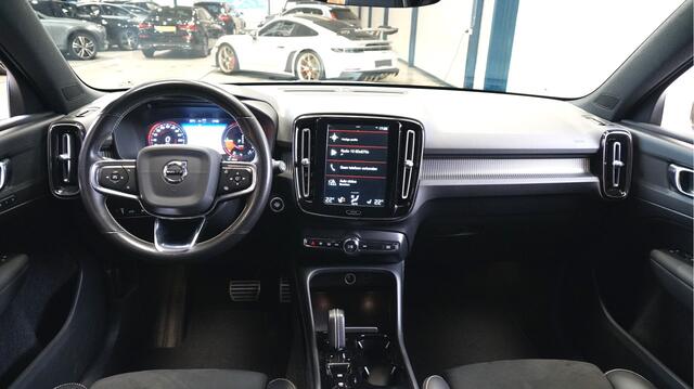 Volvo XC40 Volvo XC40 1.5 T5 Recharge 193kW/262pk DKG7 R-Design BI-TONE + PILOT ASSIST + KEYLESS ENTRY&GO + FULL LED HIGH BEAM + ADAPT.CRUISE + BLIS + LEER/ALCANTARA + STOEL-STUURVERWARMING + LANE ASSIST + CAMERA + PARKSENSOREN V&A + 19" LM-VELGEN!!