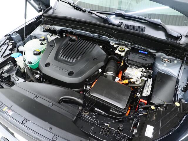 Volvo XC40 1.5 T5 Recharge R-Design | Panoramadak | Pilot Assist | Harman/Kardon | Trekhaak | Leder | 360 | Keyless