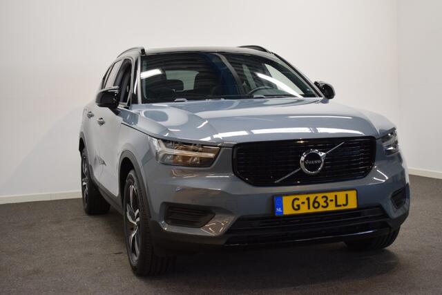 Volvo XC40 T3 163pk AUT8 R-Design Pano/ Harman Kardon/ Camera/ Stoelverw./ PDC v+a/ Donker glas