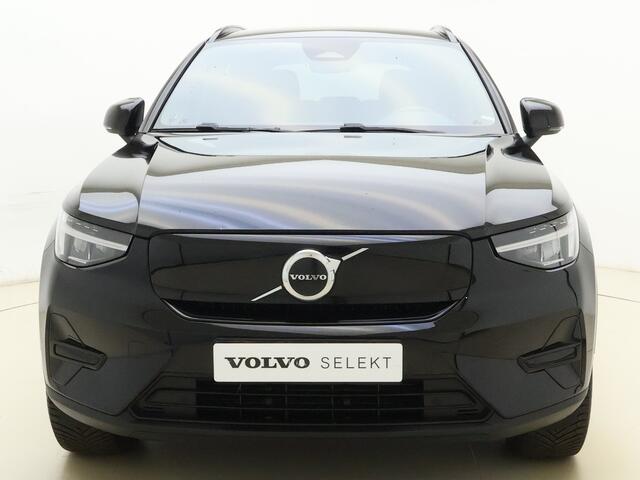 Volvo XC40 Twin 408pk Plus / Nubuck / Getint glas / Trekhaak / All Season / PDC + Camera / Stoel + Stuurw. Verwarming / Keyless / El. Achterklep / Warmtepomp /