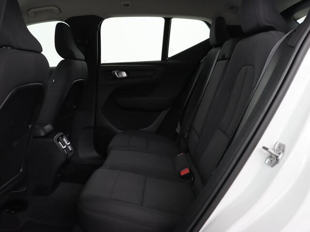 Volvo XC40 1.5 T2 Business Pro | Trekhaak | Camera | Carplay | Adaptive cruise | Keyless | Full LED | Navigatie | Parkeerhulp | Digital Cockpit | Climate control | Bluetooth