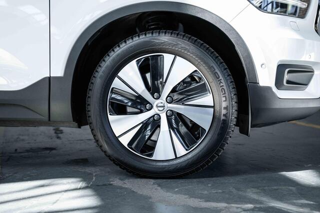 Volvo XC40 T5 Recharge R-Design | Panoramadak | Premium audio by Harman Kardon | Verwarmbare voorstoelen en achterbank | Verwarmbaar stuurwiel | Elektrische bedienbare voorstoel | 360° Parkeercamera | Parkeersensoren voor + achter