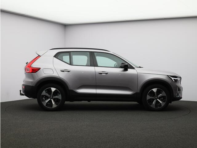 Volvo XC40 2.0 B4 Plus Dark / Trekhaak / Harman Kardon / Stoel+Stuurverwarming / Elektrische Stoelen / Adaptive Cruise / Keyless / BLIS /