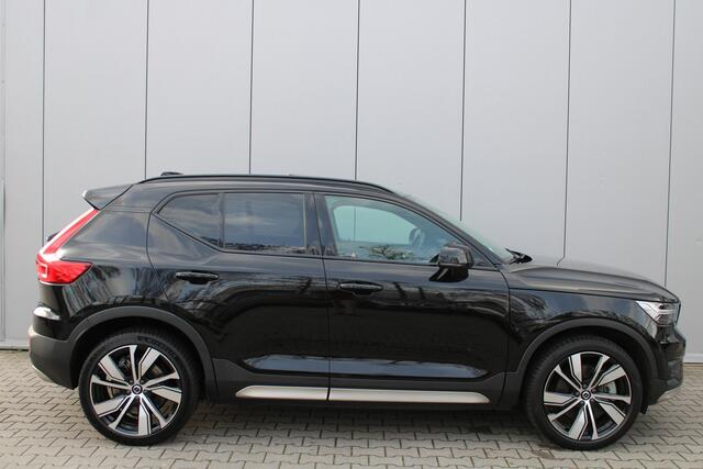 Volvo XC40 Recharge AWD R-Design | Panorama Dak | Leder interieur | Styling kit