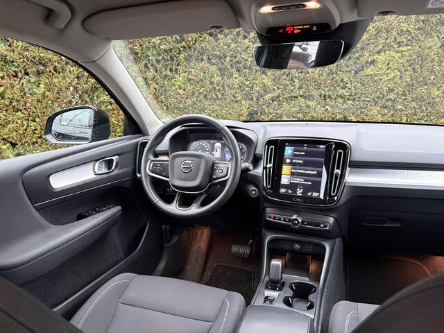 Volvo XC40 1.5 T2 Momentum Stoel/Stuurverwarming | Parkeersensoren Voor/Achter | Camera |