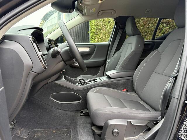 Volvo XC40 1.5 T2 Momentum Stoel/Stuurverwarming | Parkeersensoren Voor/Achter | Camera |