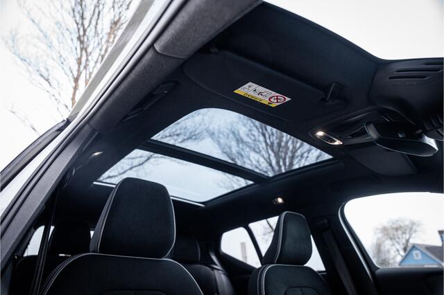 Volvo XC40 T4 Recharge Ultimate Dark ** Panodak ** Harman/Kardon ** Memory