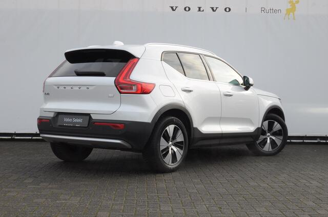 Volvo XC40 T4 211PK Automaat Plug-in hybrid Core Bright / Apple carplay / Parkeersensoren met camera / Stoelverwarming / Elektrische achterklep / Keyless entry / Parkeersensoren met camera