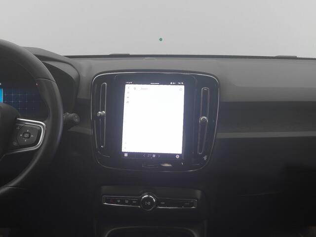 Volvo XC40 Recharge Core | CAMERA