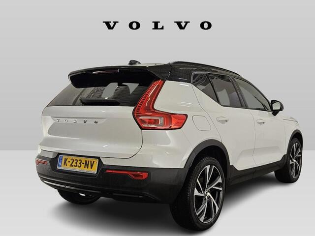Volvo XC40 1.5 T2 R-Design | Keyless entry/start | Adaptief | BLIS | Stoelverwarming/stuurverwaring | 20"velgen | Extra getint glas | Apple carplay/android auto | Volvo on Call |