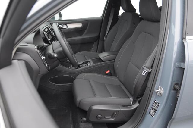 Volvo XC40 T4 211PK Automaat Recharge Inscription Expression Adaptieve cruise control / Elektrische achterklep / keyless entry / parkeersensoren met camera / Apple carplay / Bluetooth / Elektrische stoelen met geheugen