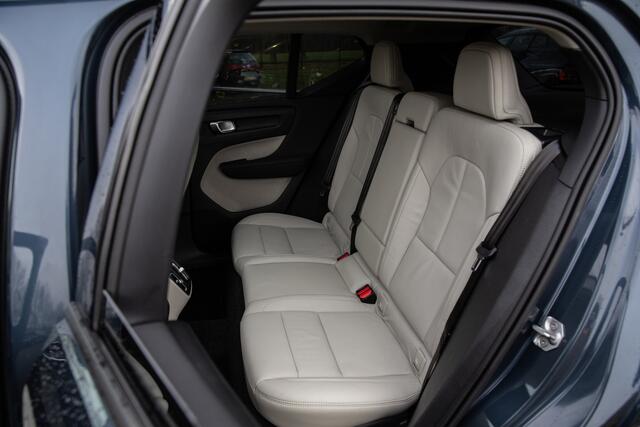 Volvo XC40 1.5 T2 R-Design , Panoramadak, Adap. cruise, Stoel/stuurverwarming,