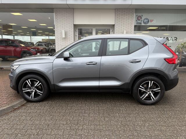 Volvo XC40 2.0 T4 Momentum | Elektr. trekhaak | Sensoren V/A | Stoelverw. |