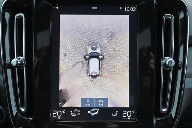 Volvo XC40 T5 Recharge Plus Dark - IntelliSafe Assist - 360º Camera - Verwarmde voorstoelen & stuur - Parkeersensoren voor & achter - Elektr. bedienb. voorstoelen met geheugen links - Draadloze tel. lader - Extra getint glas - 19' LMV