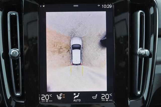 Volvo XC40 T5 Recharge Plus Dark - Panorama/schuifdak - IntelliSafe Assist & Surround - 360º Camera - Harman/Kardon audio - Verwarmde voorstoelen & stuur - Parkeersensoren voor & achter - Elektr. bedienb. voorstoelen met geheugen links - Extra getint glas - 19' LMV