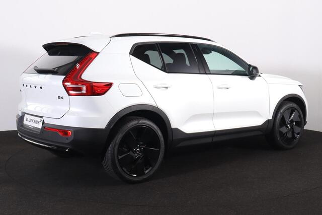 Volvo XC40 B4 Plus Black Edition - Panorama/schuifdak - IntelliSafe Assist & Surround - 360º Camera - Harmon Kardon Audio - Verwarmde voorstoelen, stuur & achterbank - Parkeersensoren voor & achter - Elektr. bedienb. voorstoelen met geheugen links - Draadloze tel. l